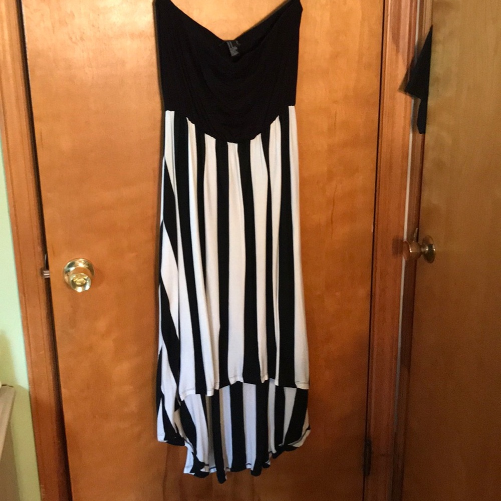 Strapless black sun dress